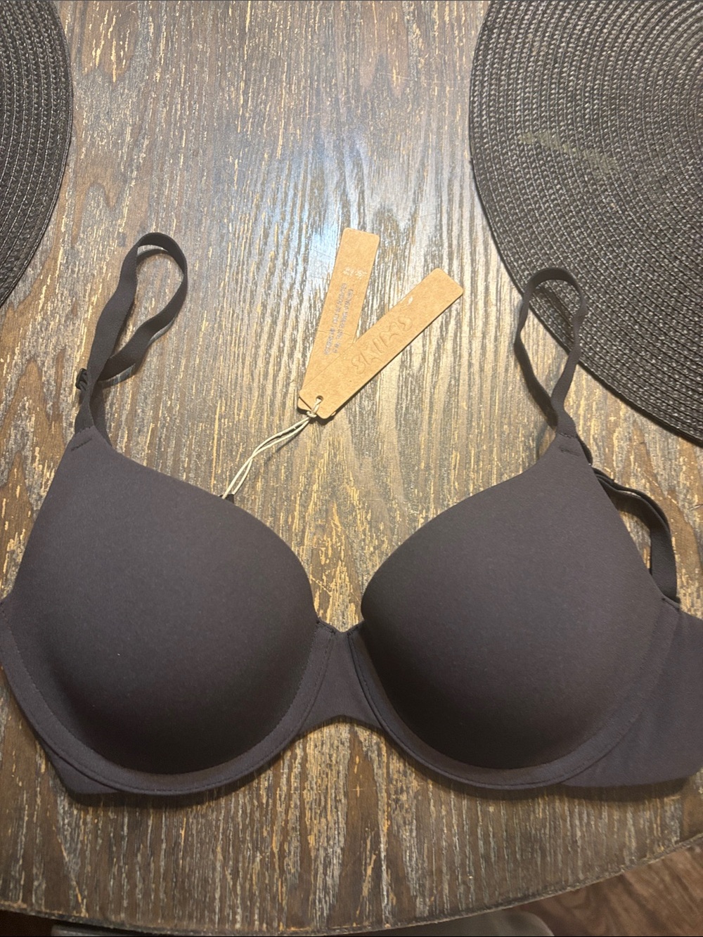 SKIMS Black Fits everybody T-Shirt Bra 30D NWT